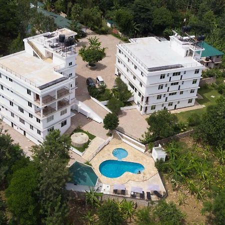 Two Mountains Lodge อารูชา ภายนอก รูปภาพ