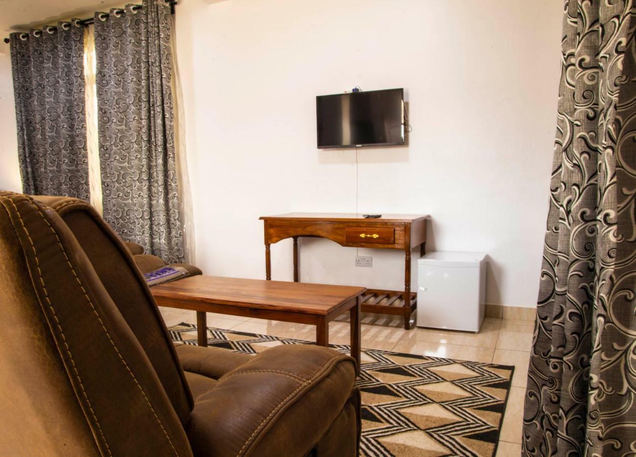 Two Mountains Lodge อารูชา ภายนอก รูปภาพ